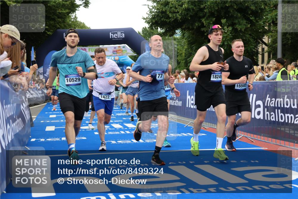 29.06.2025 - hella hamburg halbmarathon Strokosch-Dieckow http://msf.ph/oto/8499324 29.06.2025 10:53:47 Ziel 1422, 1706, 1870, 2082, 2518, 5399, 5607, 6260, 6877, 7177, 7395, 7973, 8285, 8335, 9922, 10529, 10891, 10895, 11588, 11589, 12413, 14026, 14702, 14818, 15441, 15502, 16477, 16538, 17482, 17740, 18249, 18418, 18487, 18514, 18759, 18831, 18915, 19177 meine-sportfotos.de