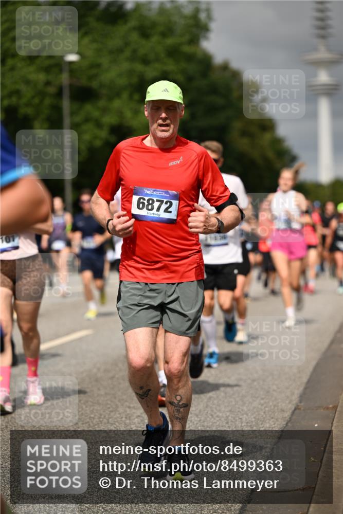 29.06.2025 - hella hamburg halbmarathon Dr. Thomas Lammeyer http://msf.ph/oto/8499363 29.06.2025 10:24:06 Kennedybrücke 1110, 1115, 1145, 2357, 2918, 3278, 3631, 3678, 4539, 4562, 4570, 4614, 4737, 4739, 4979, 5035, 5123, 5251, 5397, 5429, 5556, 5834, 5849, 5878, 6444, 6796, 6797, 6872, 6874, 6939, 7137, 7248, 7647, 7744, 7836, 7917, 10349, 10594, 10622, 11028, 11036, 11247 meine-sportfotos.de