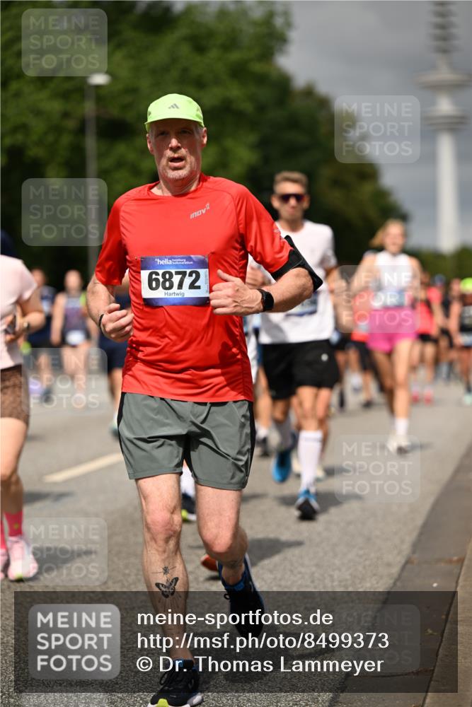 29.06.2025 - hella hamburg halbmarathon Dr. Thomas Lammeyer http://msf.ph/oto/8499373 29.06.2025 10:24:07 Kennedybrücke 1110, 1115, 1145, 2357, 2918, 3278, 3631, 3678, 4539, 4562, 4570, 4614, 4737, 4739, 4979, 5035, 5123, 5251, 5556, 5834, 5849, 5878, 6444, 6796, 6797, 6872, 6874, 6939, 7137, 7248, 7647, 7744, 7836, 7917, 10349, 10550, 10594, 10622, 11028, 11036, 11247 meine-sportfotos.de