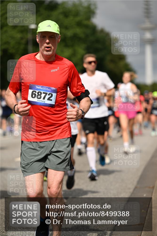29.06.2025 - hella hamburg halbmarathon Dr. Thomas Lammeyer http://msf.ph/oto/8499388 29.06.2025 10:24:07 Kennedybrücke 1110, 1115, 1145, 2357, 2918, 3278, 3631, 3678, 4539, 4562, 4570, 4614, 4737, 4739, 4979, 5035, 5123, 5251, 5556, 5834, 5849, 5878, 6444, 6796, 6797, 6872, 6874, 6939, 7137, 7248, 7647, 7744, 7836, 7917, 10349, 10550, 10594, 10622, 11028, 11036, 11247 meine-sportfotos.de