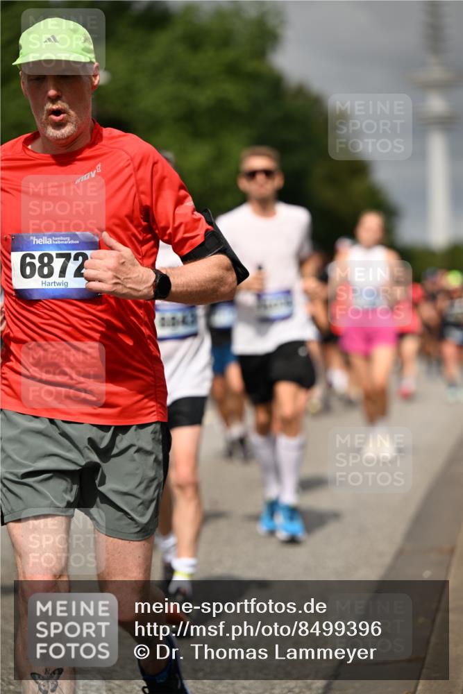 29.06.2025 - hella hamburg halbmarathon Dr. Thomas Lammeyer http://msf.ph/oto/8499396 29.06.2025 10:24:07 Kennedybrücke 1110, 1115, 1145, 2357, 2918, 3278, 3631, 3678, 4539, 4562, 4570, 4614, 4737, 4739, 4979, 5035, 5123, 5251, 5556, 5834, 5849, 5878, 6444, 6796, 6797, 6872, 6874, 6939, 7137, 7248, 7647, 7744, 7836, 7917, 10349, 10550, 10594, 10622, 11028, 11036, 11247 meine-sportfotos.de