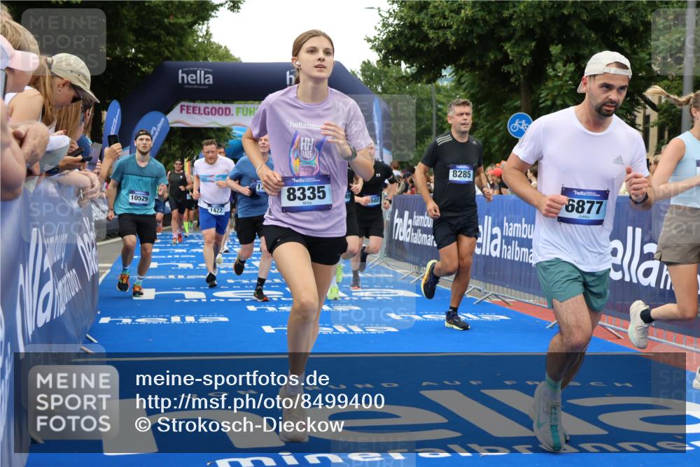29.06.2025 - hella hamburg halbmarathon Strokosch-Dieckow http://msf.ph/oto/8499400 29.06.2025 10:53:46 Ziel 1422, 1706, 1870, 2058, 2082, 2518, 5399, 5607, 6260, 6877, 7177, 7395, 8285, 8335, 9922, 10529, 10891, 10895, 11588, 11589, 11604, 12413, 14026, 14702, 14818, 15441, 15502, 16092, 16538, 17482, 17740, 18143, 18249, 18418, 18487, 18514, 18759, 18831, 18915, 19177 meine-sportfotos.de