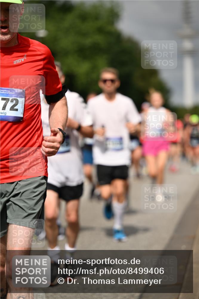29.06.2025 - hella hamburg halbmarathon Dr. Thomas Lammeyer http://msf.ph/oto/8499406 29.06.2025 10:24:08 Kennedybrücke 1110, 1115, 1145, 2357, 3278, 3631, 3678, 4539, 4562, 4570, 4614, 4737, 4739, 4979, 5035, 5123, 5251, 5556, 5834, 5849, 5878, 6444, 6796, 6797, 6872, 6874, 6939, 7137, 7647, 7744, 7917, 8387, 9196, 9735, 10349, 10550, 10622, 11028, 11036, 11247 meine-sportfotos.de