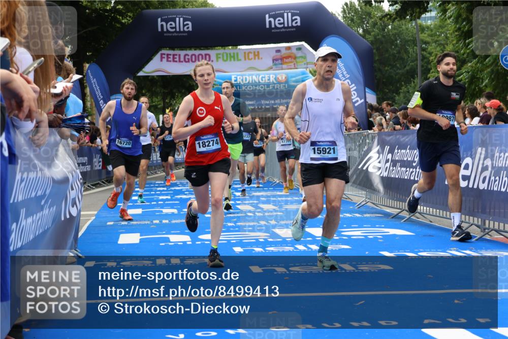 29.06.2025 - hella hamburg halbmarathon Strokosch-Dieckow http://msf.ph/oto/8499413 29.06.2025 10:43:21 Ziel 2653, 3109, 3124, 3146, 3928, 5436, 5506, 8664, 9931, 10099, 10237, 13348, 15921, 16314, 16720, 16997, 17391, 18274, 18942, 18987, 19009, 19051 meine-sportfotos.de