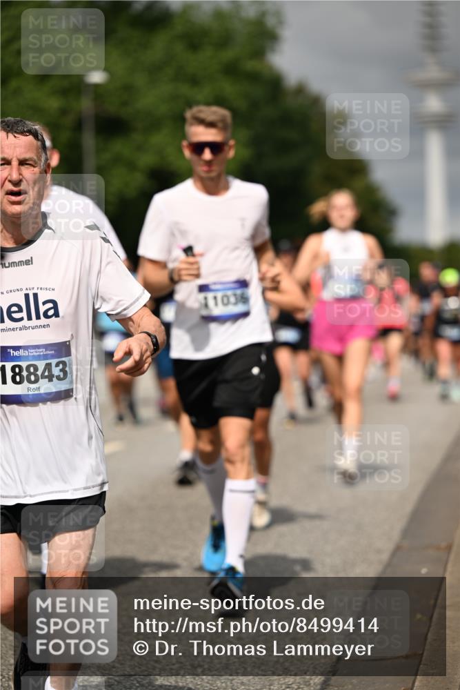 29.06.2025 - hella hamburg halbmarathon Dr. Thomas Lammeyer http://msf.ph/oto/8499414 29.06.2025 10:24:08 Kennedybrücke 1110, 1115, 1145, 2357, 3278, 3631, 3678, 4539, 4562, 4570, 4614, 4737, 4739, 4979, 5035, 5123, 5251, 5556, 5834, 5849, 5878, 6444, 6796, 6797, 6872, 6874, 6939, 7137, 7647, 7744, 7917, 8387, 9196, 9735, 10349, 10550, 10622, 11028, 11036, 11247 meine-sportfotos.de