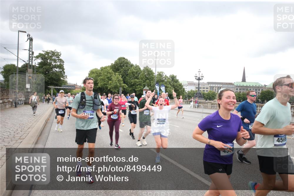 29.06.2025 - hella hamburg halbmarathon Jannik Wohlers http://msf.ph/oto/8499449 29.06.2025 10:56:40 Lombardsbrücke 1207, 2370, 2871, 2932, 3348, 3387, 3470, 3485, 3851, 4241, 4485, 4568, 4569, 4611, 4998, 5057, 5589, 5639, 6053, 6284, 6832, 6981, 7416, 7417, 7592, 7964, 8039, 8197, 8224, 8546, 8679, 9298, 9299, 9329, 9513, 9570, 10016, 10142, 10450, 10505, 10632, 11050, 11179, 11323, 11954, 12226, 12345, 12476, 12477, 12484, 12535, 12828, 12829, 12832, 13194, 13273, 13276, 13490, 13513, 13671, 13878, 13986, 14146, 14148, 14414, 15499, 15630 meine-sportfotos.de
