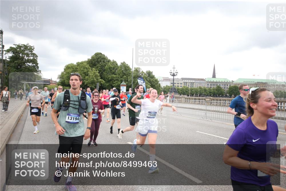 29.06.2025 - hella hamburg halbmarathon Jannik Wohlers http://msf.ph/oto/8499463 29.06.2025 10:56:41 Lombardsbrücke 1207, 2370, 2871, 2932, 3387, 3470, 3485, 3851, 4241, 4485, 4568, 4569, 4611, 4998, 5057, 5639, 6053, 6284, 6832, 6981, 7416, 7417, 7592, 7787, 7964, 8039, 8197, 8224, 8546, 8679, 9298, 9299, 9329, 9513, 9570, 9670, 10016, 10142, 10450, 10505, 10632, 11050, 11179, 11323, 11954, 12226, 12345, 12476, 12477, 12484, 12535, 12828, 12829, 12832, 12984, 13194, 13273, 13276, 13490, 13513, 13671, 13878, 13986, 14146, 14148, 14414, 15499, 15630 meine-sportfotos.de