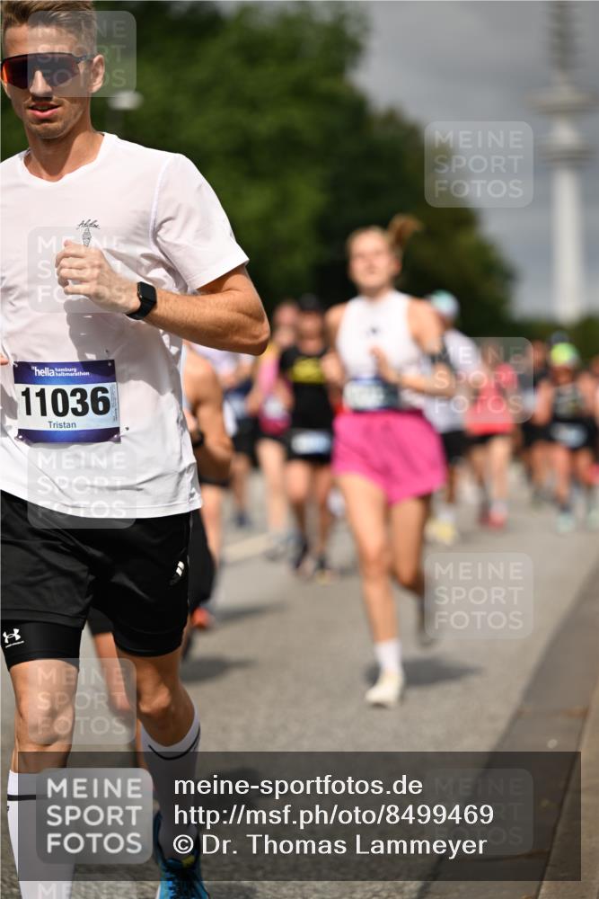 29.06.2025 - hella hamburg halbmarathon Dr. Thomas Lammeyer http://msf.ph/oto/8499469 29.06.2025 10:24:09 Kennedybrücke 1110, 1115, 1145, 2357, 3278, 3631, 3678, 4539, 4562, 4570, 4585, 4614, 4737, 4739, 4979, 5035, 5123, 5251, 5556, 5834, 5849, 5878, 6444, 6796, 6797, 6872, 6874, 7137, 7647, 7744, 7917, 8387, 9196, 9735, 10349, 10550, 10622, 11028, 11036, 11434 meine-sportfotos.de