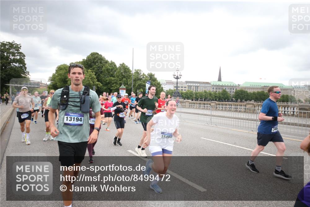29.06.2025 - hella hamburg halbmarathon Jannik Wohlers http://msf.ph/oto/8499472 29.06.2025 10:56:41 Lombardsbrücke 1207, 2370, 2871, 2932, 3387, 3470, 3485, 3851, 4241, 4485, 4568, 4569, 4611, 4998, 5057, 5639, 6053, 6284, 6832, 6981, 7416, 7417, 7592, 7787, 7964, 8039, 8197, 8224, 8546, 8679, 9298, 9299, 9329, 9513, 9570, 9670, 10016, 10142, 10450, 10505, 10632, 11050, 11179, 11323, 11954, 12226, 12345, 12476, 12477, 12484, 12535, 12828, 12829, 12832, 12984, 13194, 13273, 13276, 13490, 13513, 13671, 13878, 13986, 14146, 14148, 14414, 15499, 15630 meine-sportfotos.de