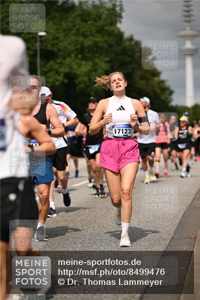 29.06.2025 - hella hamburg halbmarathon Dr. Thomas Lammeyer http://msf.ph/oto/8499476 29.06.2025 10:24:10 Kennedybrücke 1110, 1115, 1145, 2357, 3278, 3631, 3678, 4539, 4562, 4570, 4585, 4614, 4737, 4739, 4979, 5035, 5123, 5251, 5556, 5834, 5849, 5878, 6444, 6796, 6797, 6872, 6874, 7137, 7647, 7744, 7917, 8387, 9136, 9196, 9735, 10349, 10550, 10622, 11028, 11036, 11434 meine-sportfotos.de