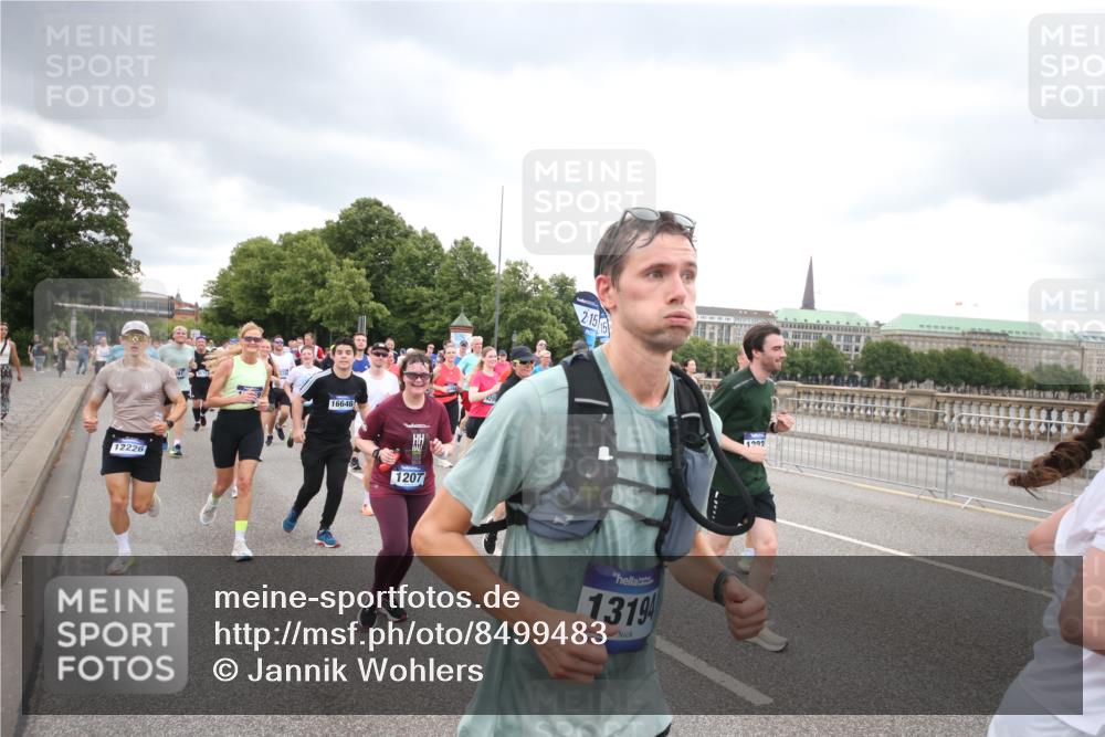 29.06.2025 - hella hamburg halbmarathon Jannik Wohlers http://msf.ph/oto/8499483 29.06.2025 10:56:41 Lombardsbrücke 1207, 2370, 2871, 2932, 3387, 3470, 3485, 3851, 4241, 4485, 4568, 4569, 4611, 4998, 5057, 5639, 6053, 6284, 6832, 6981, 7416, 7417, 7592, 7787, 7964, 8039, 8197, 8224, 8546, 8679, 9298, 9299, 9329, 9513, 9570, 9670, 10016, 10142, 10450, 10505, 10632, 11050, 11179, 11323, 11954, 12226, 12345, 12476, 12477, 12484, 12535, 12828, 12829, 12832, 12984, 13194, 13273, 13276, 13490, 13513, 13671, 13878, 13986, 14146, 14148, 14414, 15499, 15630 meine-sportfotos.de