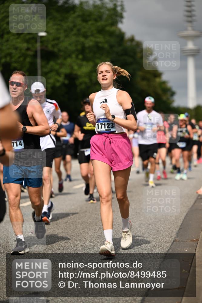 29.06.2025 - hella hamburg halbmarathon Dr. Thomas Lammeyer http://msf.ph/oto/8499485 29.06.2025 10:24:10 Kennedybrücke 1110, 1115, 1145, 2357, 3278, 3631, 3678, 4539, 4562, 4570, 4585, 4614, 4737, 4739, 4979, 5035, 5123, 5251, 5556, 5834, 5849, 5878, 6444, 6796, 6797, 6872, 6874, 7137, 7647, 7744, 7917, 8387, 9136, 9196, 9735, 10349, 10550, 10622, 11028, 11036, 11434 meine-sportfotos.de