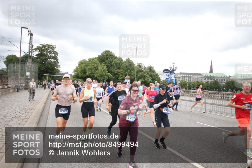 29.06.2025 - hella hamburg halbmarathon Jannik Wohlers http://msf.ph/oto/8499494 29.06.2025 10:56:42 Lombardsbrücke 1207, 2370, 2871, 3387, 3470, 3485, 3723, 3851, 4241, 4485, 4568, 4569, 4611, 4998, 5057, 5639, 6053, 6284, 6832, 6981, 7416, 7417, 7592, 7787, 7964, 8039, 8197, 8224, 8546, 8679, 9298, 9299, 9329, 9513, 9570, 9670, 10016, 10142, 10450, 10505, 10632, 11050, 11179, 11323, 11954, 12226, 12345, 12476, 12477, 12484, 12535, 12828, 12829, 12832, 12984, 13194, 13276, 13490, 13513, 13731, 13878, 13986, 14146, 14148, 14414, 15499, 15630 meine-sportfotos.de