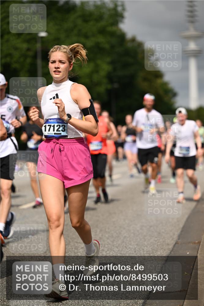 29.06.2025 - hella hamburg halbmarathon Dr. Thomas Lammeyer http://msf.ph/oto/8499503 29.06.2025 10:24:11 Kennedybrücke 1110, 1115, 1145, 2357, 3278, 3631, 3678, 4539, 4562, 4570, 4585, 4614, 4737, 4739, 4979, 5035, 5123, 5251, 5556, 5834, 5849, 5878, 6444, 6796, 6797, 6872, 6874, 7137, 7647, 7744, 7808, 7917, 8387, 9136, 9196, 9735, 10349, 10550, 10622, 11028, 11036, 11434 meine-sportfotos.de