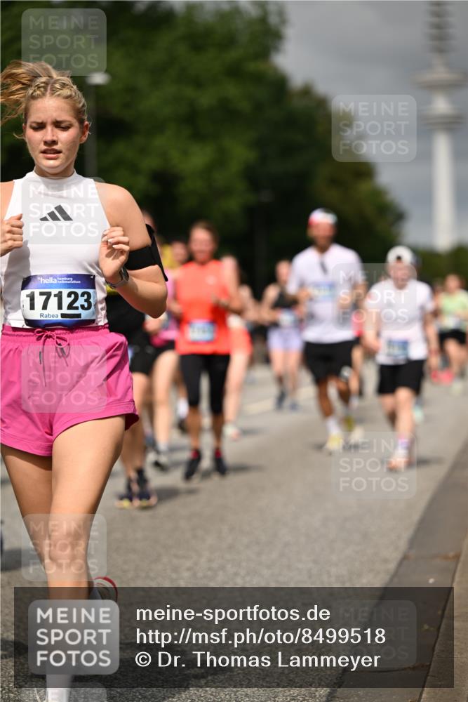 29.06.2025 - hella hamburg halbmarathon Dr. Thomas Lammeyer http://msf.ph/oto/8499518 29.06.2025 10:24:11 Kennedybrücke 1110, 1115, 1145, 2357, 3278, 3631, 3678, 4539, 4562, 4570, 4585, 4614, 4737, 4739, 4979, 5035, 5123, 5251, 5556, 5834, 5849, 5878, 6444, 6796, 6797, 6872, 6874, 7137, 7647, 7744, 7808, 7917, 8387, 9136, 9196, 9735, 10349, 10550, 10622, 11028, 11036, 11434 meine-sportfotos.de