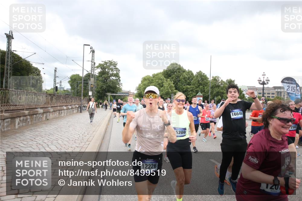29.06.2025 - hella hamburg halbmarathon Jannik Wohlers http://msf.ph/oto/8499519 29.06.2025 10:56:43 Lombardsbrücke 1207, 2370, 2871, 3387, 3470, 3485, 3723, 3851, 4241, 4485, 4568, 4569, 4611, 4998, 5057, 5316, 5639, 6053, 6284, 6832, 6981, 7416, 7417, 7592, 7787, 7964, 8039, 8197, 8224, 8546, 8679, 9110, 9298, 9299, 9329, 9513, 9570, 9670, 10016, 10142, 10450, 10505, 10632, 11050, 11179, 11323, 11954, 12226, 12476, 12477, 12484, 12535, 12828, 12829, 12832, 12984, 13194, 13224, 13276, 13490, 13513, 13731, 13878, 13986, 14146, 14148, 14414, 15499 meine-sportfotos.de