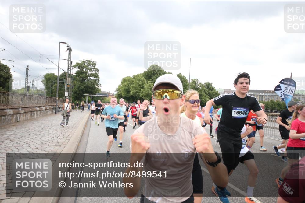 29.06.2025 - hella hamburg halbmarathon Jannik Wohlers http://msf.ph/oto/8499541 29.06.2025 10:56:43 Lombardsbrücke 1207, 2370, 2871, 3387, 3470, 3485, 3723, 3851, 4241, 4485, 4568, 4569, 4611, 4998, 5057, 5316, 5639, 6053, 6284, 6832, 6981, 7416, 7417, 7592, 7787, 7964, 8039, 8197, 8224, 8546, 8679, 9110, 9298, 9299, 9329, 9513, 9570, 9670, 10016, 10142, 10450, 10505, 10632, 11050, 11179, 11323, 11954, 12226, 12476, 12477, 12484, 12535, 12828, 12829, 12832, 12984, 13194, 13224, 13276, 13490, 13513, 13731, 13878, 13986, 14146, 14148, 14414, 15499 meine-sportfotos.de