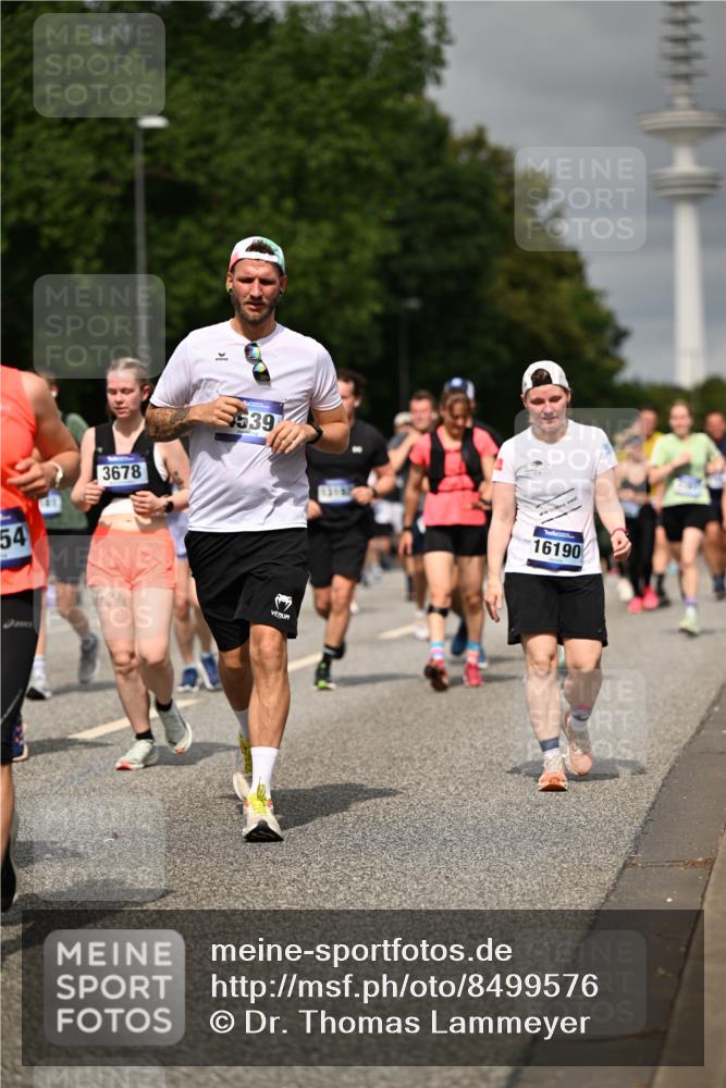 29.06.2025 - hella hamburg halbmarathon Dr. Thomas Lammeyer http://msf.ph/oto/8499576 29.06.2025 10:24:14 Kennedybrücke 1110, 1115, 1145, 2357, 3278, 3678, 4539, 4585, 4614, 4737, 4739, 5035, 5123, 5251, 5556, 5659, 5834, 5849, 5878, 6444, 6796, 6797, 6872, 6874, 7137, 7519, 7647, 7739, 7744, 7808, 7917, 8387, 8462, 9136, 9196, 9735, 10414, 10550, 10622, 11028, 11036, 11434 meine-sportfotos.de
