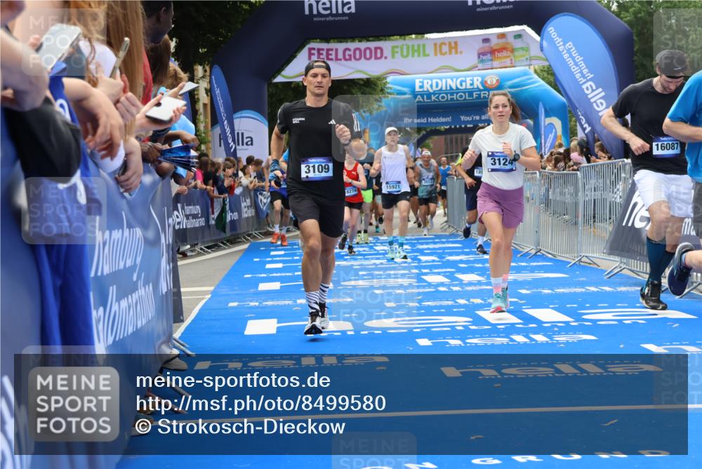 29.06.2025 - hella hamburg halbmarathon Strokosch-Dieckow http://msf.ph/oto/8499580 29.06.2025 10:43:18 Ziel 1675, 2653, 3109, 3124, 3146, 5506, 7093, 8664, 10099, 10237, 13348, 15706, 15921, 16314, 16720, 16997, 17391, 18274, 18304, 18942, 18987, 19009, 19051 meine-sportfotos.de
