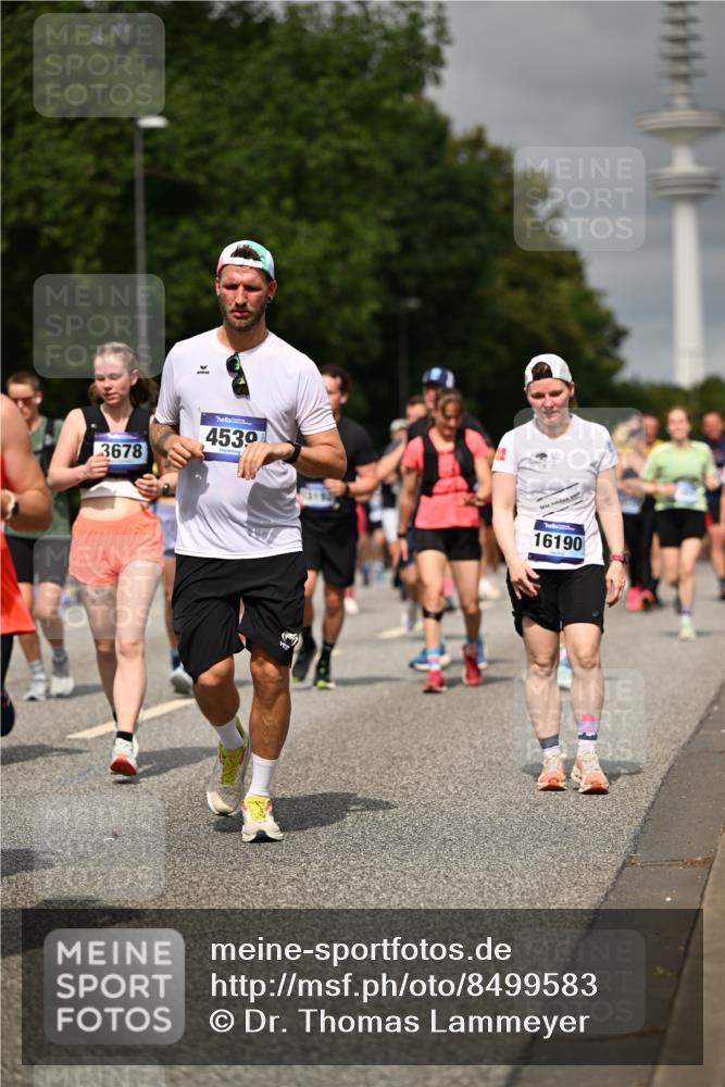 29.06.2025 - hella hamburg halbmarathon Dr. Thomas Lammeyer http://msf.ph/oto/8499583 29.06.2025 10:24:14 Kennedybrücke 1110, 1115, 1145, 2357, 3278, 3678, 4539, 4585, 4614, 4737, 4739, 5035, 5123, 5251, 5556, 5659, 5834, 5849, 5878, 6444, 6796, 6797, 6872, 6874, 7137, 7519, 7647, 7739, 7744, 7808, 7917, 8387, 8462, 9136, 9196, 9735, 10414, 10550, 10622, 11028, 11036, 11434 meine-sportfotos.de