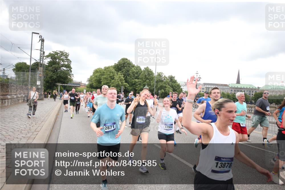 29.06.2025 - hella hamburg halbmarathon Jannik Wohlers http://msf.ph/oto/8499585 29.06.2025 10:56:44 Lombardsbrücke 1207, 2370, 2871, 3195, 3470, 3485, 3723, 3851, 4086, 4106, 4241, 4485, 4568, 4569, 4611, 4998, 5057, 5316, 5639, 6053, 6284, 6832, 6981, 7416, 7417, 7592, 7787, 7964, 8039, 8197, 8224, 8546, 8679, 8851, 9110, 9298, 9299, 9329, 9513, 9570, 9670, 10016, 10142, 10450, 10505, 11050, 11179, 11323, 11954, 12226, 12476, 12477, 12484, 12535, 12698, 12828, 12829, 12832, 12984, 13194, 13224, 13276, 13490, 13513, 13731, 13878, 13986, 14146, 14148, 14414, 15499 meine-sportfotos.de