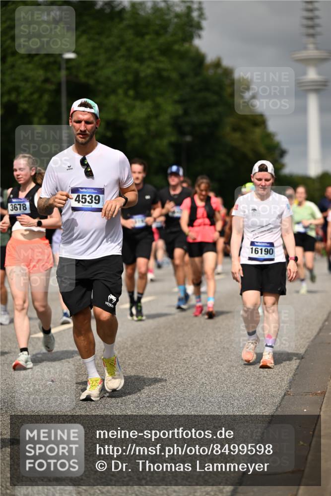 29.06.2025 - hella hamburg halbmarathon Dr. Thomas Lammeyer http://msf.ph/oto/8499598 29.06.2025 10:24:14 Kennedybrücke 1110, 1115, 1145, 2357, 3278, 3678, 4539, 4585, 4614, 4737, 4739, 5035, 5123, 5251, 5556, 5659, 5834, 5849, 5878, 6444, 6796, 6797, 6872, 6874, 7137, 7519, 7647, 7739, 7744, 7808, 7917, 8387, 8462, 9136, 9196, 9735, 10414, 10550, 10622, 11028, 11036, 11434 meine-sportfotos.de