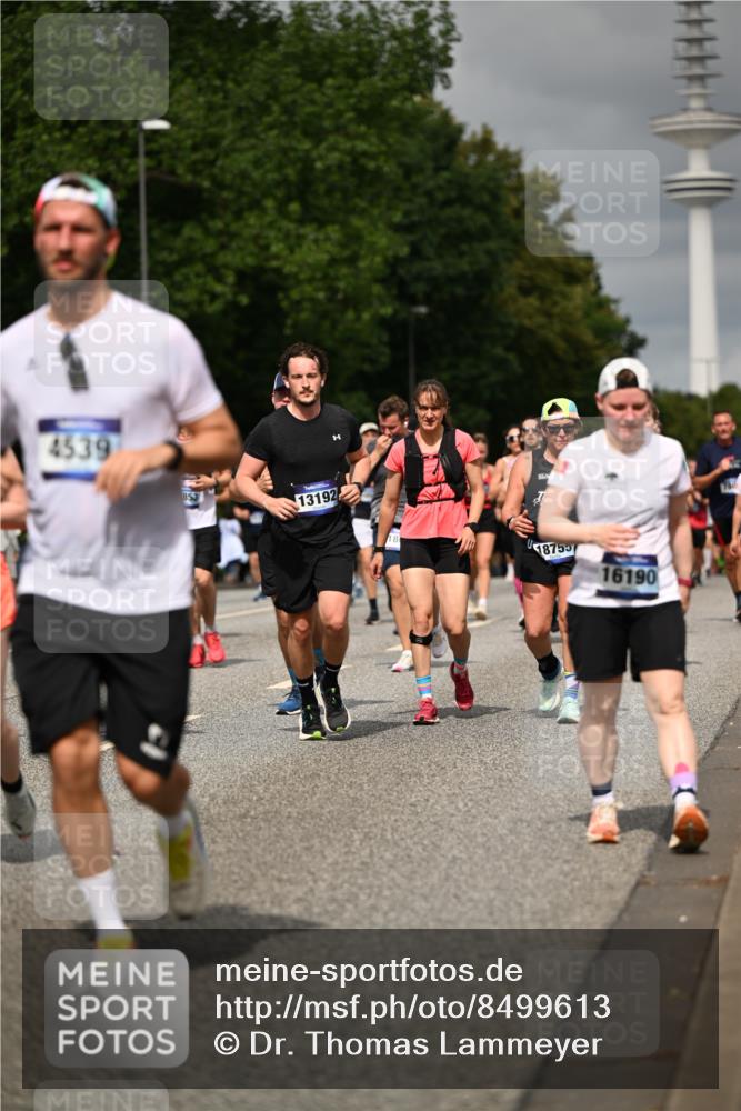 29.06.2025 - hella hamburg halbmarathon Dr. Thomas Lammeyer http://msf.ph/oto/8499613 29.06.2025 10:24:15 Kennedybrücke 1110, 1115, 1145, 2357, 3278, 3678, 4539, 4585, 4614, 4737, 4739, 5035, 5123, 5251, 5556, 5659, 5834, 5849, 5878, 6444, 6796, 6797, 6872, 6874, 7137, 7519, 7647, 7739, 7744, 7808, 7917, 8387, 8462, 9136, 9196, 9735, 10414, 10550, 10622, 11028, 11036, 11434 meine-sportfotos.de