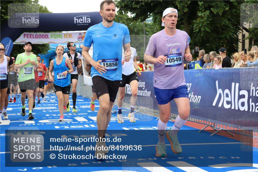 29.06.2025 - hella hamburg halbmarathon Strokosch-Dieckow http://msf.ph/oto/8499636 29.06.2025 10:53:36 Ziel 1030, 1061, 1098, 1499, 1502, 1783, 2058, 2070, 2082, 2518, 2630, 3399, 3819, 5399, 5866, 6628, 6762, 10549, 10895, 11588, 11589, 11604, 12632, 13865, 14702, 14818, 15061, 15113, 15441, 15497, 15856, 16092, 17482, 17710, 18143, 18450, 18514, 18612, 18666, 18715 meine-sportfotos.de