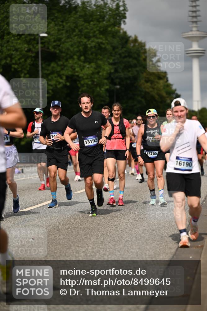 29.06.2025 - hella hamburg halbmarathon Dr. Thomas Lammeyer http://msf.ph/oto/8499645 29.06.2025 10:24:16 Kennedybrücke 1110, 1115, 1145, 2357, 3278, 3678, 4539, 4585, 4614, 4737, 4739, 5123, 5251, 5556, 5659, 5834, 5849, 5878, 6444, 6796, 6797, 6872, 6874, 7137, 7519, 7647, 7739, 7744, 7808, 7917, 8387, 8462, 9136, 9196, 9735, 10414, 10550, 10622, 11028, 11036, 11434 meine-sportfotos.de