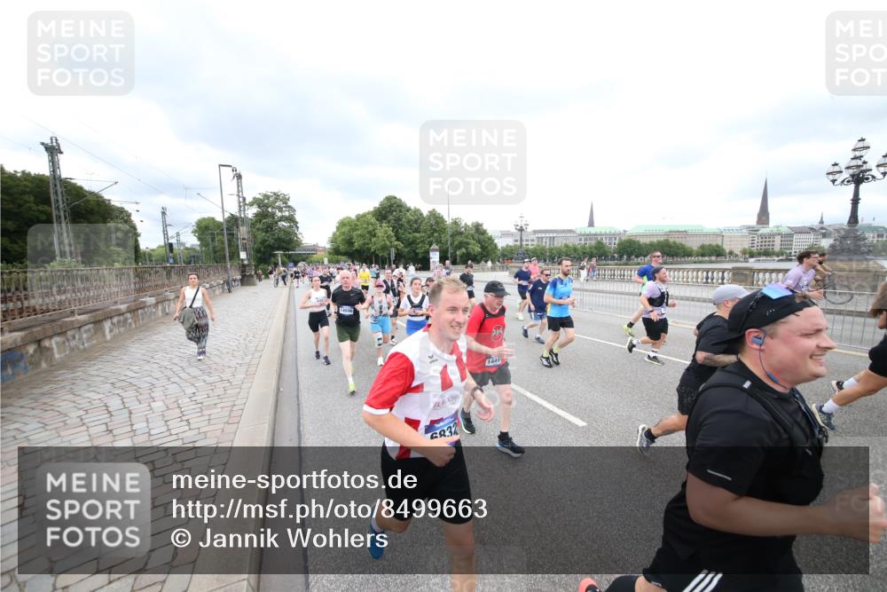 29.06.2025 - hella hamburg halbmarathon Jannik Wohlers http://msf.ph/oto/8499663 29.06.2025 10:56:47 Lombardsbrücke 2041, 2370, 2871, 3195, 3470, 3485, 3723, 3851, 4086, 4106, 4241, 4485, 4568, 4569, 4611, 4998, 5057, 5316, 5639, 6053, 6832, 6981, 7592, 7787, 7964, 8039, 8224, 8546, 8552, 8679, 8851, 8853, 9110, 9298, 9299, 9329, 9430, 9513, 9570, 9670, 10142, 10505, 10913, 10914, 11050, 11179, 11323, 11954, 12226, 12476, 12477, 12484, 12535, 12698, 12829, 12832, 12984, 13048, 13194, 13224, 13438, 13490, 13513, 13731, 13878, 13986, 14146, 14148, 14366, 14414, 14862, 15499 meine-sportfotos.de