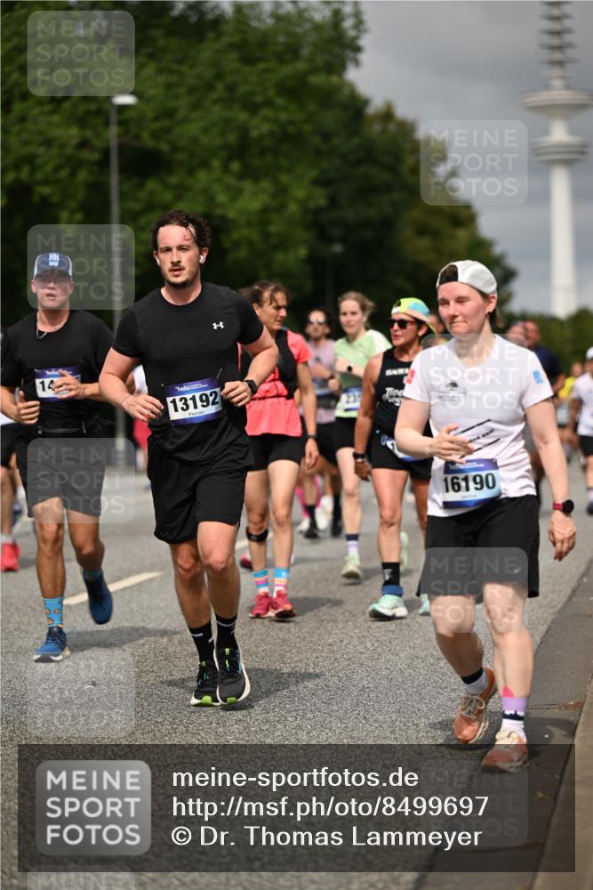 29.06.2025 - hella hamburg halbmarathon Dr. Thomas Lammeyer http://msf.ph/oto/8499697 29.06.2025 10:24:17 Kennedybrücke 1110, 1115, 1145, 2357, 3278, 3678, 4539, 4585, 4614, 4737, 4739, 5123, 5251, 5556, 5659, 5834, 5849, 6444, 6797, 6872, 6874, 7137, 7519, 7647, 7739, 7744, 7808, 7917, 8387, 8462, 9136, 9196, 9735, 10414, 10550, 10622, 11028, 11036, 11434 meine-sportfotos.de