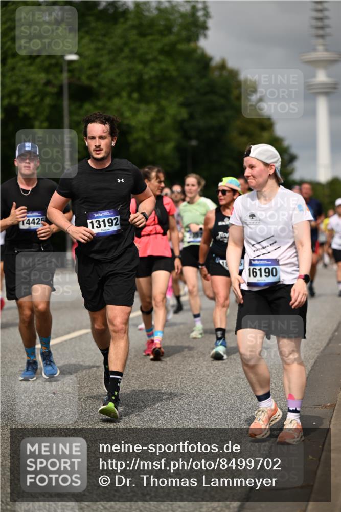 29.06.2025 - hella hamburg halbmarathon Dr. Thomas Lammeyer http://msf.ph/oto/8499702 29.06.2025 10:24:17 Kennedybrücke 1110, 1115, 1145, 2357, 3278, 3678, 4539, 4585, 4614, 4737, 4739, 5123, 5251, 5556, 5659, 5834, 5849, 6444, 6797, 6872, 6874, 7137, 7519, 7647, 7739, 7744, 7808, 7917, 8387, 8462, 9136, 9196, 9735, 10414, 10550, 10622, 11028, 11036, 11434 meine-sportfotos.de