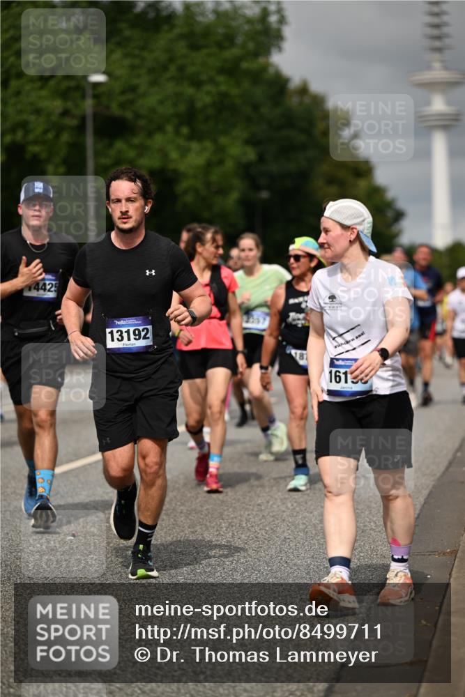 29.06.2025 - hella hamburg halbmarathon Dr. Thomas Lammeyer http://msf.ph/oto/8499711 29.06.2025 10:24:17 Kennedybrücke 1110, 1115, 1145, 2357, 3278, 3678, 4539, 4585, 4614, 4737, 4739, 5123, 5251, 5556, 5659, 5834, 5849, 6444, 6797, 6872, 6874, 7137, 7519, 7647, 7739, 7744, 7808, 7917, 8387, 8462, 9136, 9196, 9735, 10414, 10550, 10622, 11028, 11036, 11434 meine-sportfotos.de