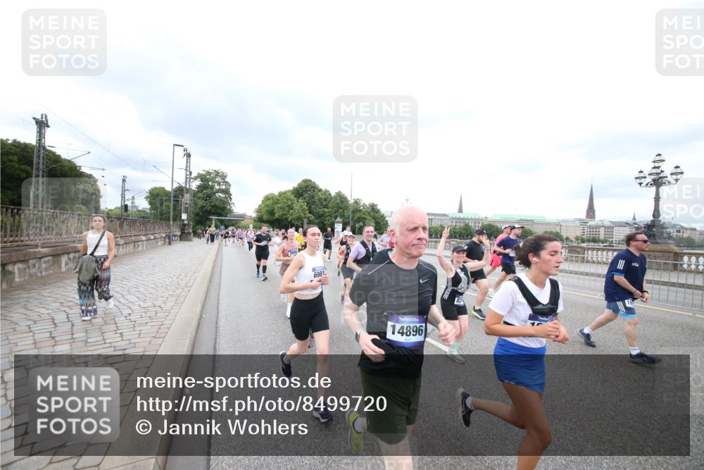 29.06.2025 - hella hamburg halbmarathon Jannik Wohlers http://msf.ph/oto/8499720 29.06.2025 10:56:48 Lombardsbrücke 2041, 2370, 2871, 3195, 3470, 3485, 3723, 3851, 4086, 4106, 4241, 4485, 4568, 4569, 4611, 4998, 5057, 5316, 5639, 6053, 6832, 6981, 7592, 7787, 7964, 8039, 8224, 8546, 8552, 8679, 8851, 8853, 9110, 9298, 9299, 9329, 9430, 9513, 9570, 9670, 9824, 10142, 10505, 10913, 10914, 11050, 11179, 11323, 11954, 12226, 12476, 12477, 12484, 12535, 12698, 12829, 12832, 12984, 13048, 13194, 13224, 13438, 13490, 13513, 13731, 13878, 13986, 14146, 14148, 14366, 14414, 14862, 15499 meine-sportfotos.de