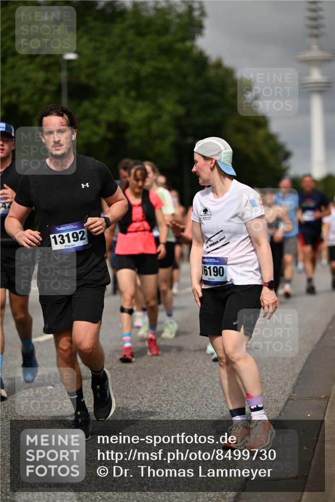 29.06.2025 - hella hamburg halbmarathon Dr. Thomas Lammeyer http://msf.ph/oto/8499730 29.06.2025 10:24:18 Kennedybrücke 1110, 1115, 1145, 2357, 3278, 3678, 4539, 4585, 4614, 4737, 4739, 5123, 5556, 5659, 5834, 5849, 5937, 6444, 6874, 7137, 7519, 7739, 7744, 7808, 7917, 8387, 8462, 8588, 9136, 9196, 9735, 10414, 10550, 10622, 11028, 11036, 11434 meine-sportfotos.de