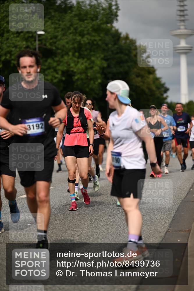 29.06.2025 - hella hamburg halbmarathon Dr. Thomas Lammeyer http://msf.ph/oto/8499736 29.06.2025 10:24:18 Kennedybrücke 1110, 1115, 1145, 2357, 3278, 3678, 4539, 4585, 4614, 4737, 4739, 5123, 5556, 5659, 5834, 5849, 5937, 6444, 6874, 7137, 7519, 7739, 7744, 7808, 7917, 8387, 8462, 8588, 9136, 9196, 9735, 10414, 10550, 10622, 11028, 11036, 11434 meine-sportfotos.de