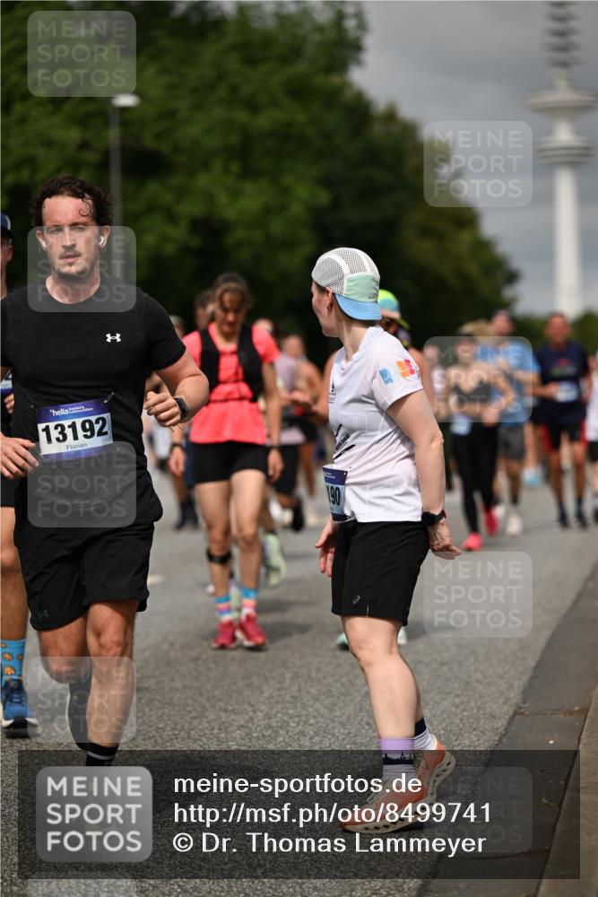 29.06.2025 - hella hamburg halbmarathon Dr. Thomas Lammeyer http://msf.ph/oto/8499741 29.06.2025 10:24:18 Kennedybrücke 1110, 1115, 1145, 2357, 3278, 3678, 4539, 4585, 4614, 4737, 4739, 5123, 5556, 5659, 5834, 5849, 5937, 6444, 6874, 7137, 7519, 7739, 7744, 7808, 7917, 8387, 8462, 8588, 9136, 9196, 9735, 10414, 10550, 10622, 11028, 11036, 11434 meine-sportfotos.de