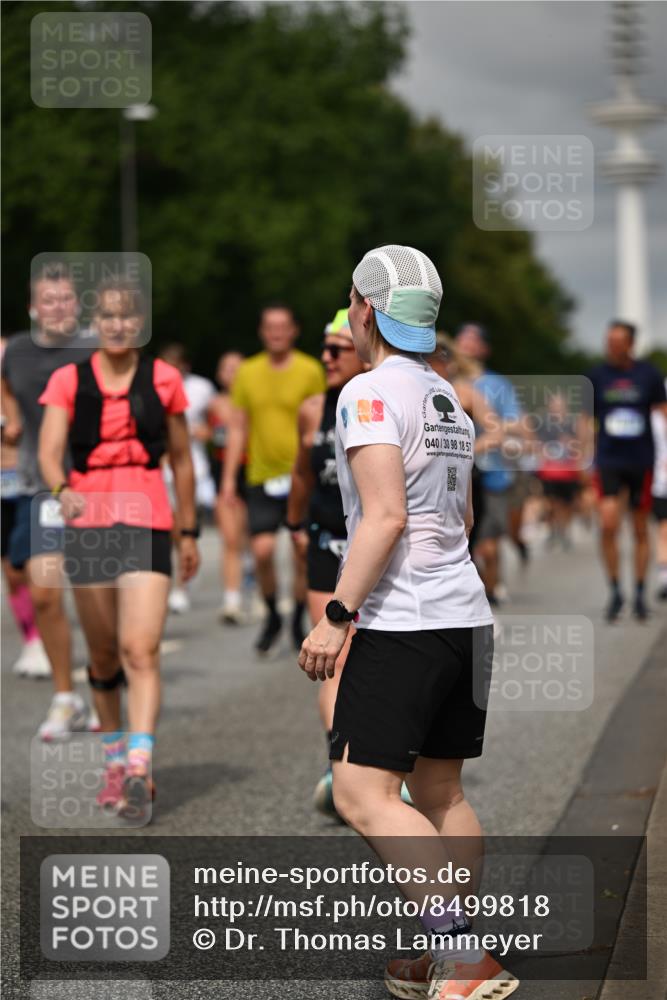 29.06.2025 - hella hamburg halbmarathon Dr. Thomas Lammeyer http://msf.ph/oto/8499818 29.06.2025 10:24:20 Kennedybrücke 1046, 1069, 1110, 1115, 1145, 1534, 2357, 3278, 3678, 4539, 4585, 4614, 4737, 4739, 5123, 5556, 5659, 5831, 5834, 5849, 5937, 6444, 7101, 7137, 7519, 7739, 7744, 7808, 7917, 8387, 8462, 8588, 9136, 9196, 9735, 10414, 10550, 10595, 10622, 11028, 11036, 11434 meine-sportfotos.de
