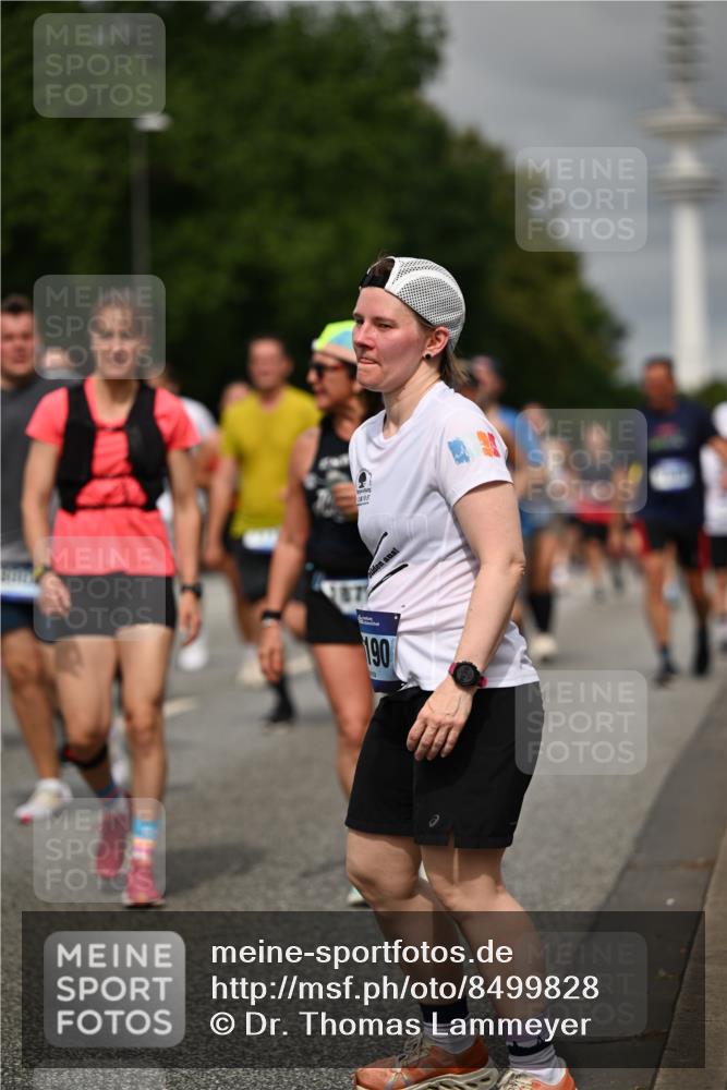 29.06.2025 - hella hamburg halbmarathon Dr. Thomas Lammeyer http://msf.ph/oto/8499828 29.06.2025 10:24:20 Kennedybrücke 1046, 1069, 1110, 1115, 1145, 1534, 2357, 3278, 3678, 4539, 4585, 4614, 4737, 4739, 5123, 5556, 5659, 5831, 5834, 5849, 5937, 6444, 7101, 7137, 7519, 7739, 7744, 7808, 7917, 8387, 8462, 8588, 9136, 9196, 9735, 10414, 10550, 10595, 10622, 11028, 11036, 11434 meine-sportfotos.de