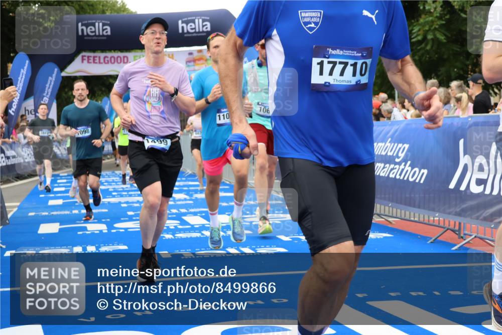 29.06.2025 - hella hamburg halbmarathon Strokosch-Dieckow http://msf.ph/oto/8499866 29.06.2025 10:53:29 Ziel 1030, 1061, 1098, 1499, 1502, 1727, 1783, 2070, 3399, 5866, 6198, 6628, 6629, 6762, 6942, 8651, 10549, 11068, 12909, 13912, 13997, 15113, 15497, 15856, 17710, 18450, 18612, 18666 meine-sportfotos.de
