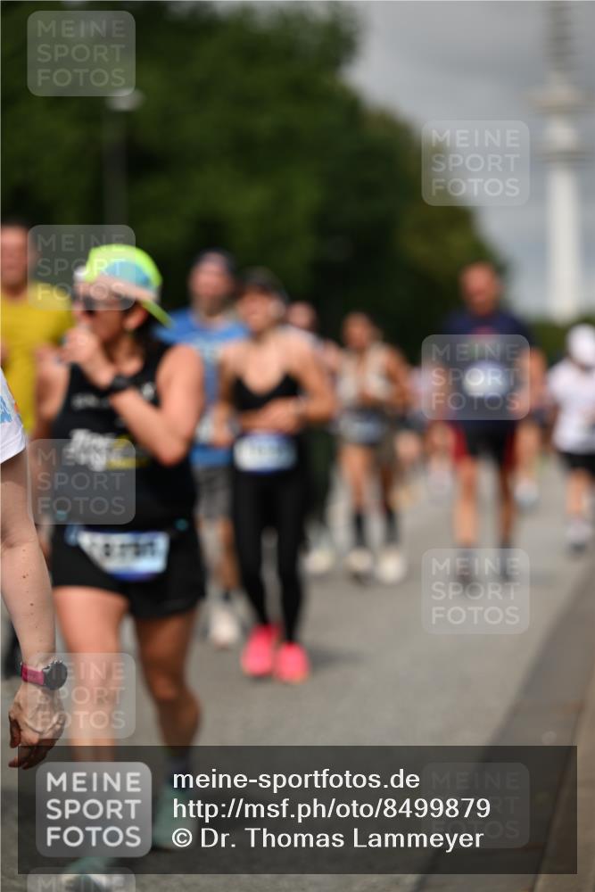 29.06.2025 - hella hamburg halbmarathon Dr. Thomas Lammeyer http://msf.ph/oto/8499879 29.06.2025 10:24:22 Kennedybrücke 1046, 1069, 1110, 1115, 1474, 1534, 2357, 3278, 3678, 3733, 4422, 4539, 4585, 4614, 4737, 4739, 5123, 5659, 5831, 5834, 5849, 5937, 6444, 7101, 7519, 7739, 7744, 7808, 7917, 8387, 8462, 8588, 9136, 9196, 9735, 10414, 10550, 10595, 10622, 11028, 11434 meine-sportfotos.de