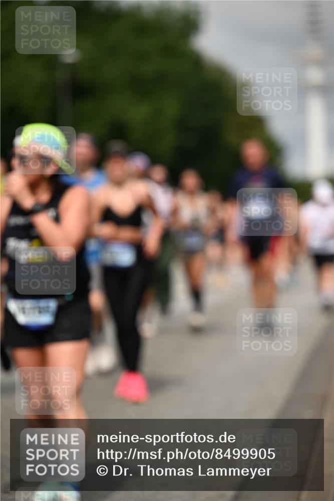 29.06.2025 - hella hamburg halbmarathon Dr. Thomas Lammeyer http://msf.ph/oto/8499905 29.06.2025 10:24:22 Kennedybrücke 1046, 1069, 1110, 1115, 1474, 1534, 2357, 3278, 3678, 3733, 4422, 4539, 4585, 4614, 4737, 4739, 5123, 5659, 5831, 5834, 5849, 5937, 6444, 7101, 7519, 7739, 7744, 7808, 7917, 8387, 8462, 8588, 9136, 9196, 9735, 10414, 10550, 10595, 10622, 11028, 11434 meine-sportfotos.de