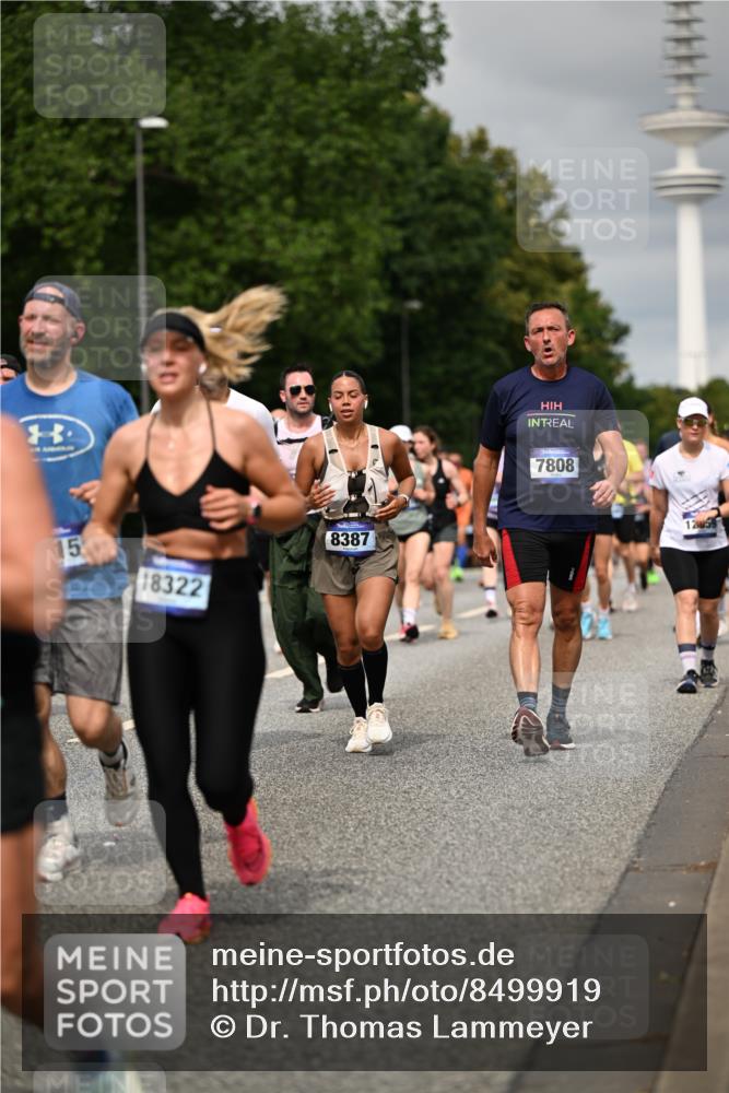 29.06.2025 - hella hamburg halbmarathon Dr. Thomas Lammeyer http://msf.ph/oto/8499919 29.06.2025 10:24:23 Kennedybrücke 1046, 1069, 1110, 1115, 1154, 1474, 1534, 2357, 3278, 3678, 3733, 4422, 4539, 4585, 4614, 4737, 4739, 5123, 5659, 5831, 5849, 5937, 6444, 7101, 7519, 7739, 7744, 7808, 7917, 8387, 8462, 8588, 9136, 9196, 9735, 10414, 10550, 10595, 10622, 11028, 11434 meine-sportfotos.de