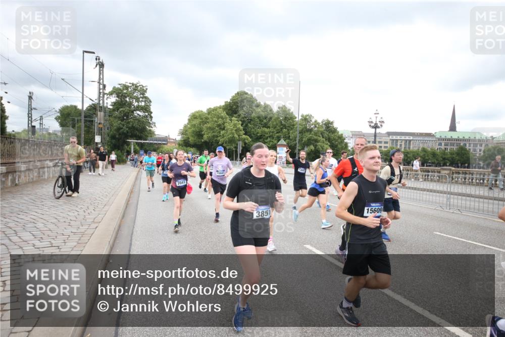 29.06.2025 - hella hamburg halbmarathon Jannik Wohlers http://msf.ph/oto/8499925 29.06.2025 10:57:00 Lombardsbrücke 1643, 2041, 2370, 3195, 3388, 3723, 3750, 3851, 4086, 4106, 4180, 4197, 5117, 5316, 5738, 6827, 7728, 7787, 8035, 8287, 8386, 8540, 8552, 8851, 8853, 8873, 9110, 9430, 9670, 9824, 10078, 10913, 10914, 12306, 12396, 12698, 12713, 12799, 12819, 12832, 12984, 13048, 13224, 13425, 13427, 13438, 13490, 13697, 13731, 14366, 14862, 14944, 14968, 15033, 15958, 16007, 16130, 18534 meine-sportfotos.de