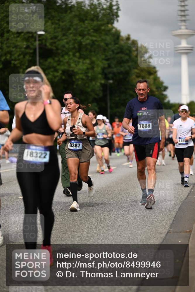 29.06.2025 - hella hamburg halbmarathon Dr. Thomas Lammeyer http://msf.ph/oto/8499946 29.06.2025 10:24:24 Kennedybrücke 1046, 1069, 1110, 1115, 1154, 1471, 1474, 1534, 2357, 3278, 3678, 3733, 4422, 4539, 4585, 4614, 4737, 4739, 5123, 5659, 5831, 5849, 5937, 6444, 7101, 7519, 7739, 7744, 7808, 7917, 8387, 8462, 8588, 9136, 9196, 9735, 10414, 10550, 10595, 10622, 11028, 11434 meine-sportfotos.de