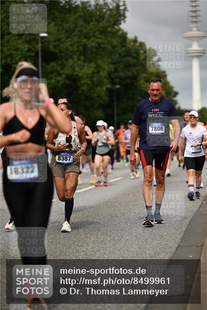 29.06.2025 - hella hamburg halbmarathon Dr. Thomas Lammeyer http://msf.ph/oto/8499961 29.06.2025 10:24:24 Kennedybrücke 1046, 1069, 1110, 1115, 1154, 1471, 1474, 1534, 2357, 3278, 3678, 3733, 4422, 4539, 4585, 4614, 4737, 4739, 5123, 5659, 5831, 5849, 5937, 6444, 7101, 7519, 7739, 7744, 7808, 7917, 8387, 8462, 8588, 9136, 9196, 9735, 10414, 10550, 10595, 10622, 11028, 11434 meine-sportfotos.de