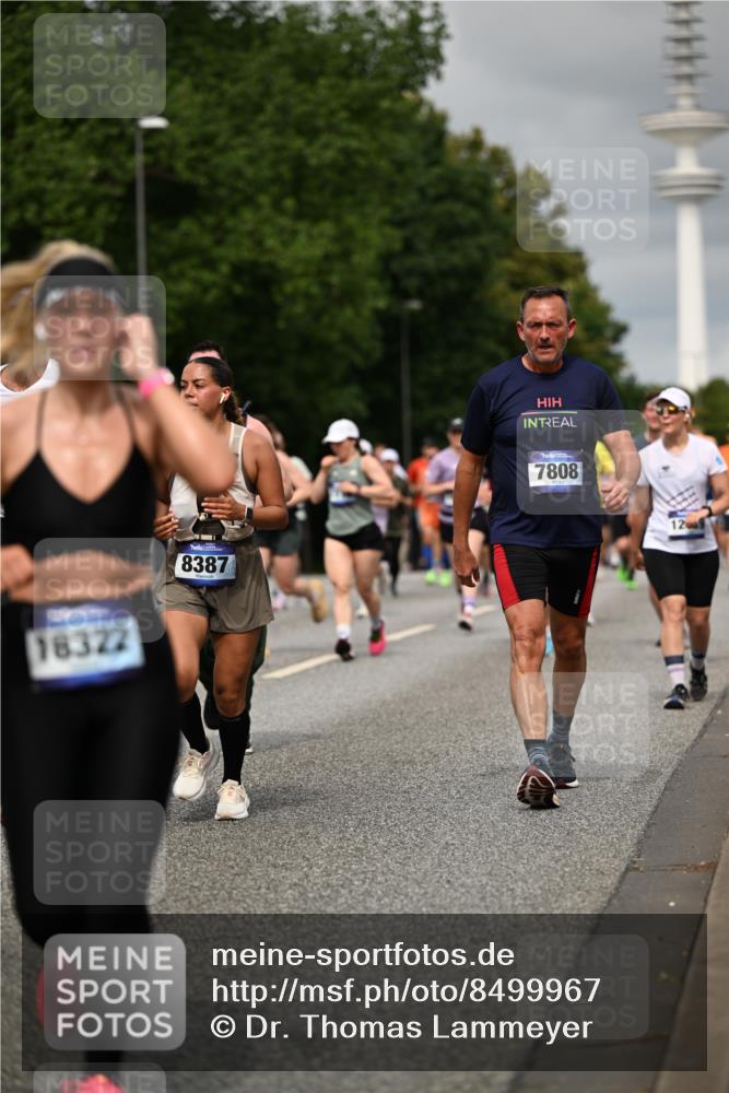 29.06.2025 - hella hamburg halbmarathon Dr. Thomas Lammeyer http://msf.ph/oto/8499967 29.06.2025 10:24:24 Kennedybrücke 1046, 1069, 1110, 1115, 1154, 1471, 1474, 1534, 2357, 3278, 3678, 3733, 4422, 4539, 4585, 4614, 4737, 4739, 5123, 5659, 5831, 5849, 5937, 6444, 7101, 7519, 7739, 7744, 7808, 7917, 8387, 8462, 8588, 9136, 9196, 9735, 10414, 10550, 10595, 10622, 11028, 11434 meine-sportfotos.de