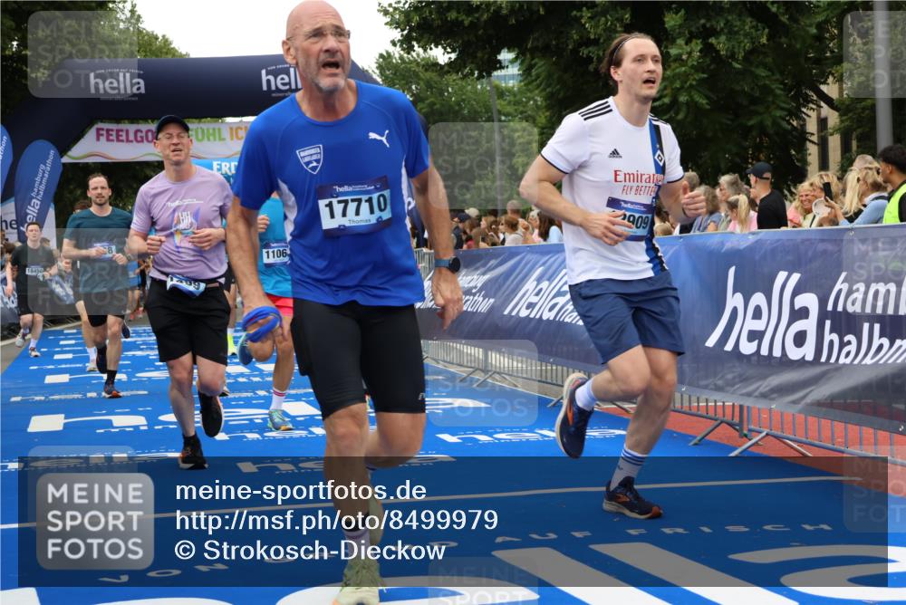 29.06.2025 - hella hamburg halbmarathon Strokosch-Dieckow http://msf.ph/oto/8499979 29.06.2025 10:53:29 Ziel 1030, 1061, 1098, 1499, 1502, 1727, 1783, 2070, 3399, 5866, 6198, 6628, 6629, 6762, 6942, 8651, 10549, 11068, 12909, 13912, 13997, 15113, 15497, 15856, 17710, 18450, 18612, 18666 meine-sportfotos.de