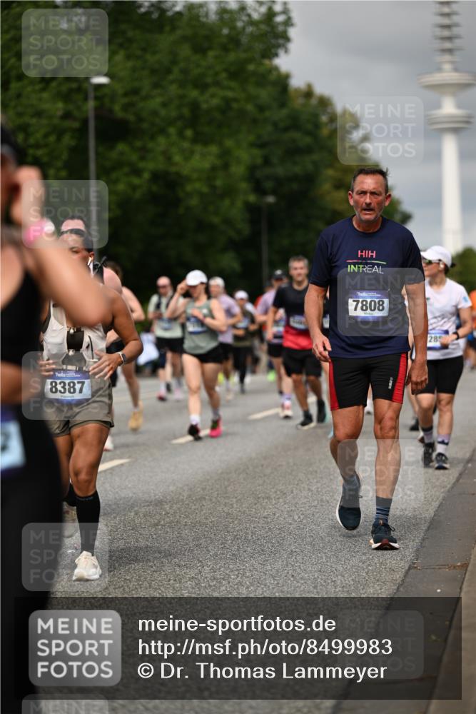 29.06.2025 - hella hamburg halbmarathon Dr. Thomas Lammeyer http://msf.ph/oto/8499983 29.06.2025 10:24:25 Kennedybrücke 1046, 1069, 1110, 1115, 1154, 1471, 1474, 1534, 2357, 3278, 3678, 3733, 4422, 4539, 4585, 4614, 4737, 4739, 5659, 5831, 5849, 5937, 7101, 7519, 7739, 7744, 7808, 7917, 8387, 8462, 8588, 9136, 9196, 9735, 10041, 10414, 10550, 10595, 10622, 11028, 11434 meine-sportfotos.de