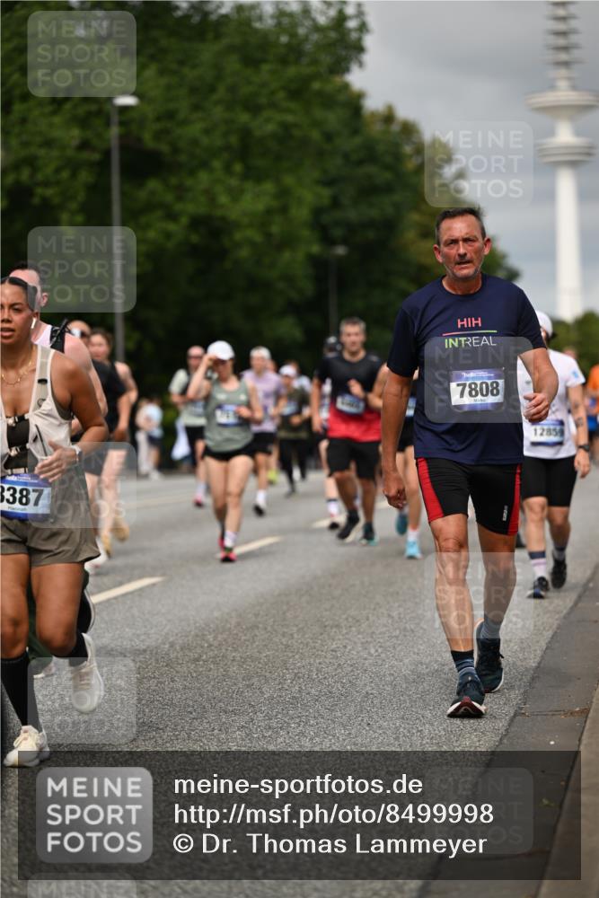 29.06.2025 - hella hamburg halbmarathon Dr. Thomas Lammeyer http://msf.ph/oto/8499998 29.06.2025 10:24:25 Kennedybrücke 1046, 1069, 1110, 1115, 1154, 1471, 1474, 1534, 2357, 3278, 3678, 3733, 4422, 4539, 4585, 4614, 4737, 4739, 5659, 5831, 5849, 5937, 7101, 7519, 7739, 7744, 7808, 7917, 8387, 8462, 8588, 9136, 9196, 9735, 10041, 10414, 10550, 10595, 10622, 11028, 11434 meine-sportfotos.de